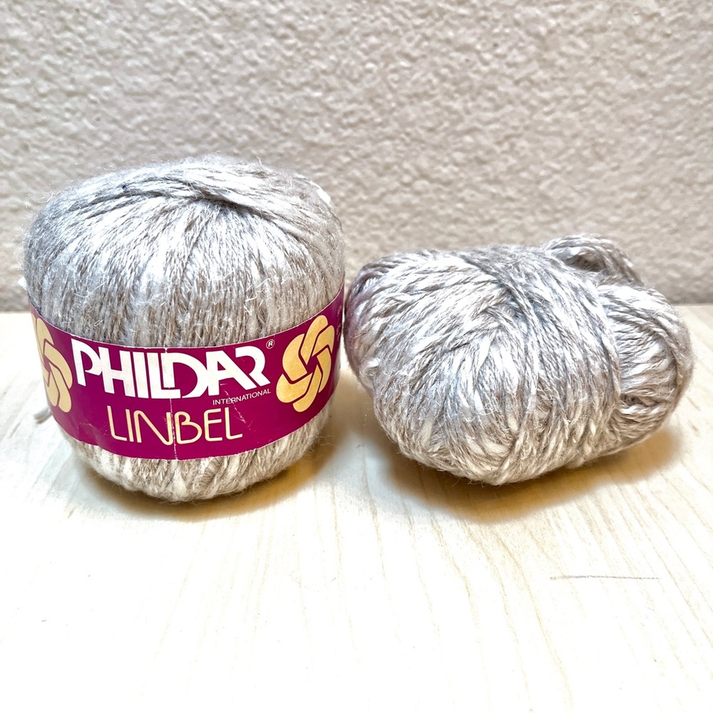 Phildar Linbel Slub Yarn white/warm grey. 1 & 2/3rds skeins.